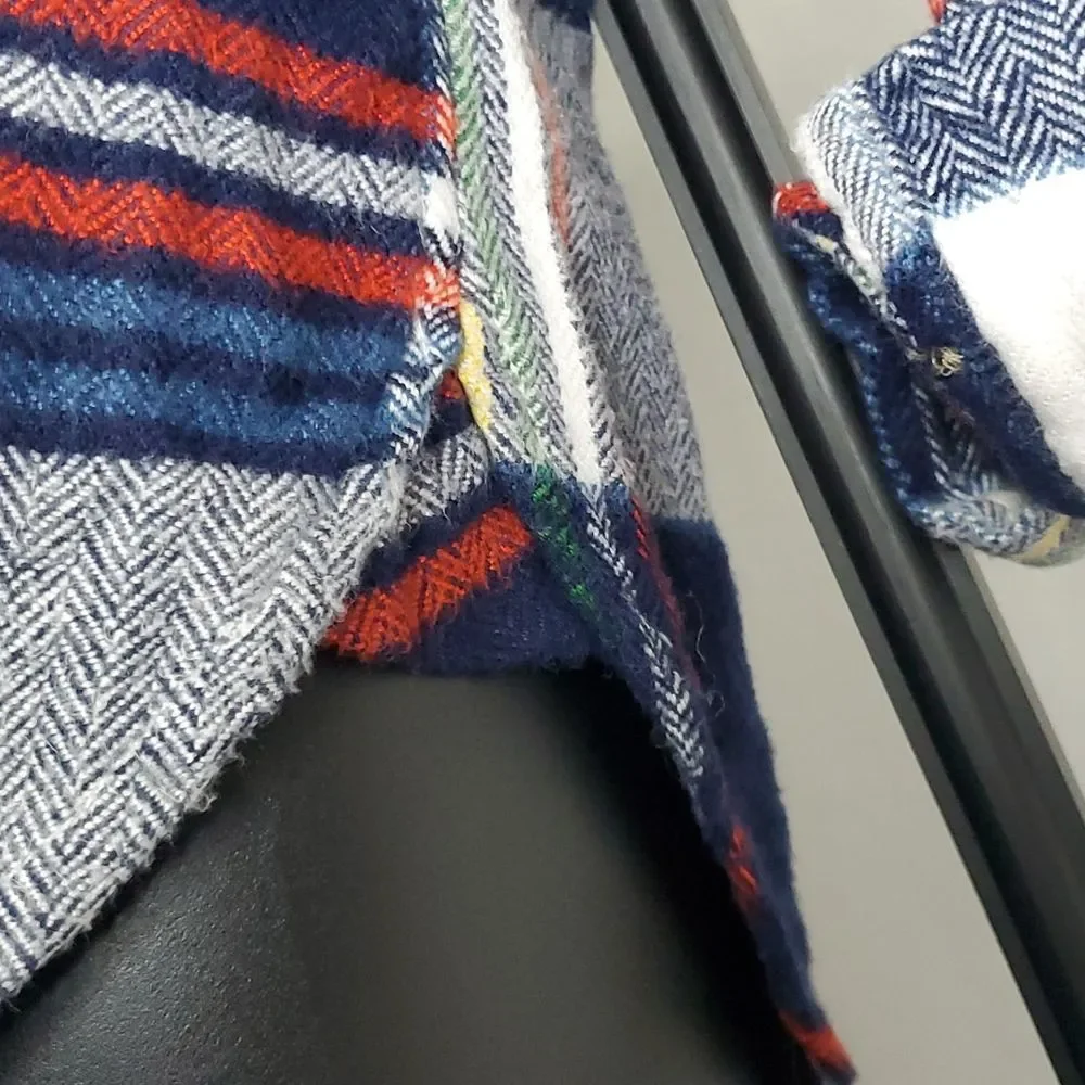 ⭐️2/$30 American Eagle Classic Fit Plaid Flannel Shirt Navy White Orange Size XS